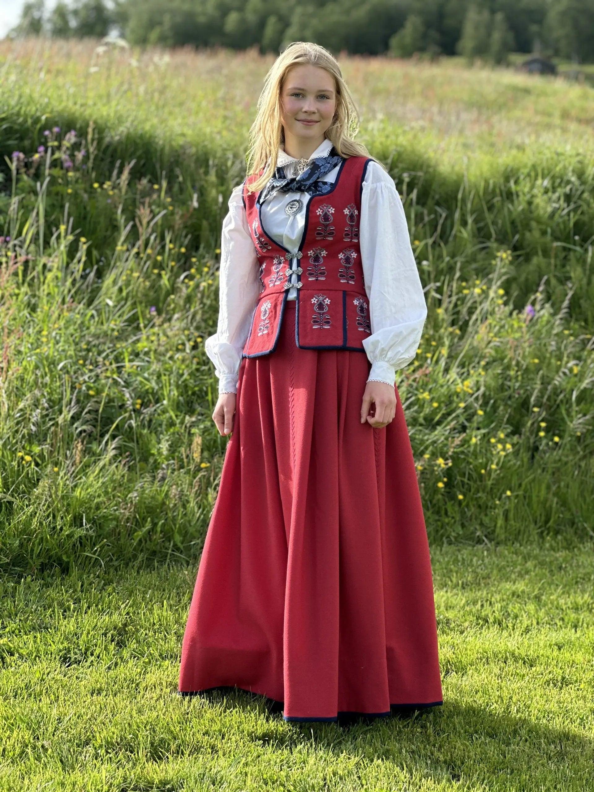 Lødrup bunad materialpakke bunad- blek rød Hulda Bunader