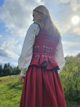 Lødrup bunad materialpakke bunad- blek rød Hulda Bunader
