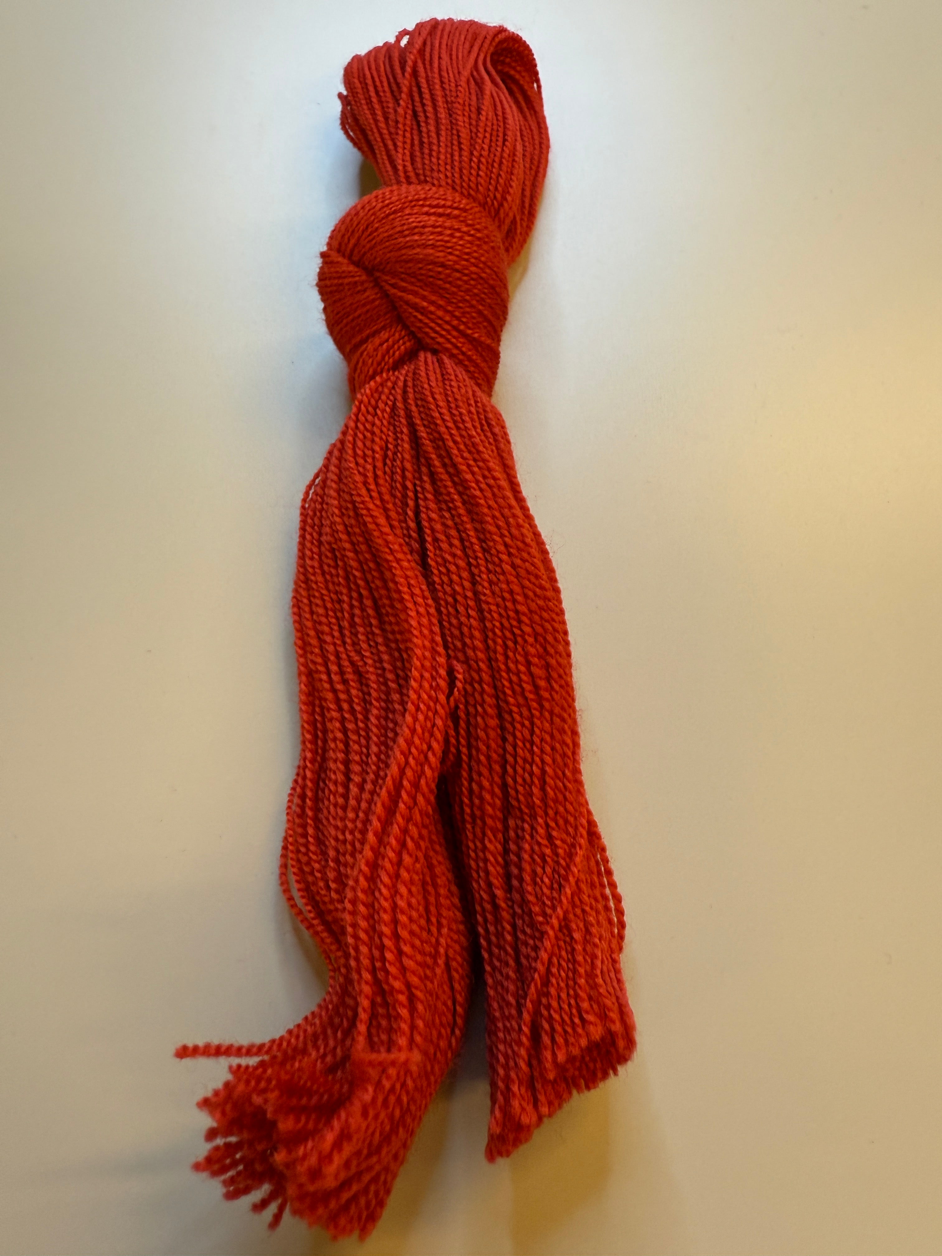 Broderigarn - røde fargevarianter