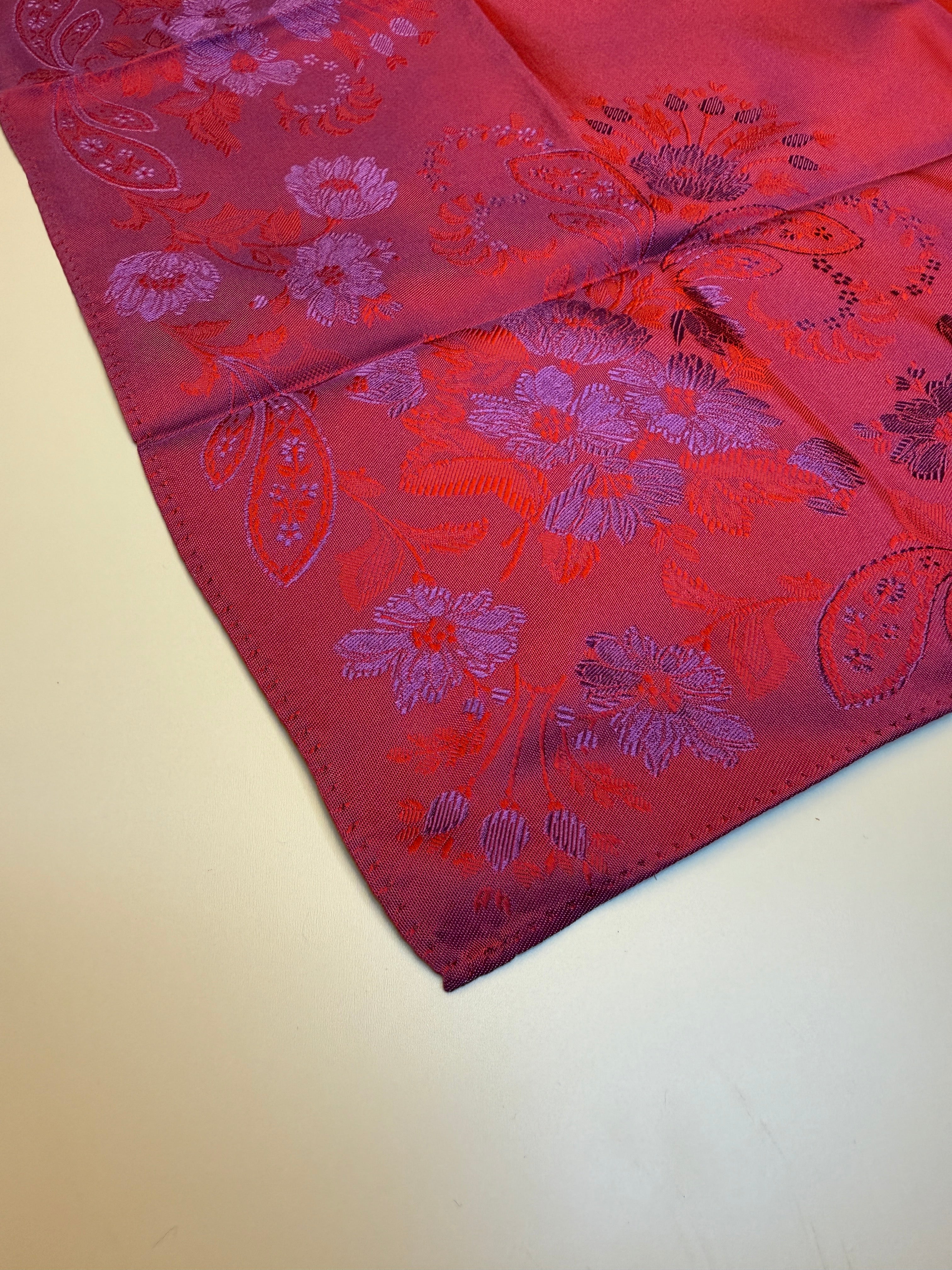 Tuva silkeskjerf 03-526.450