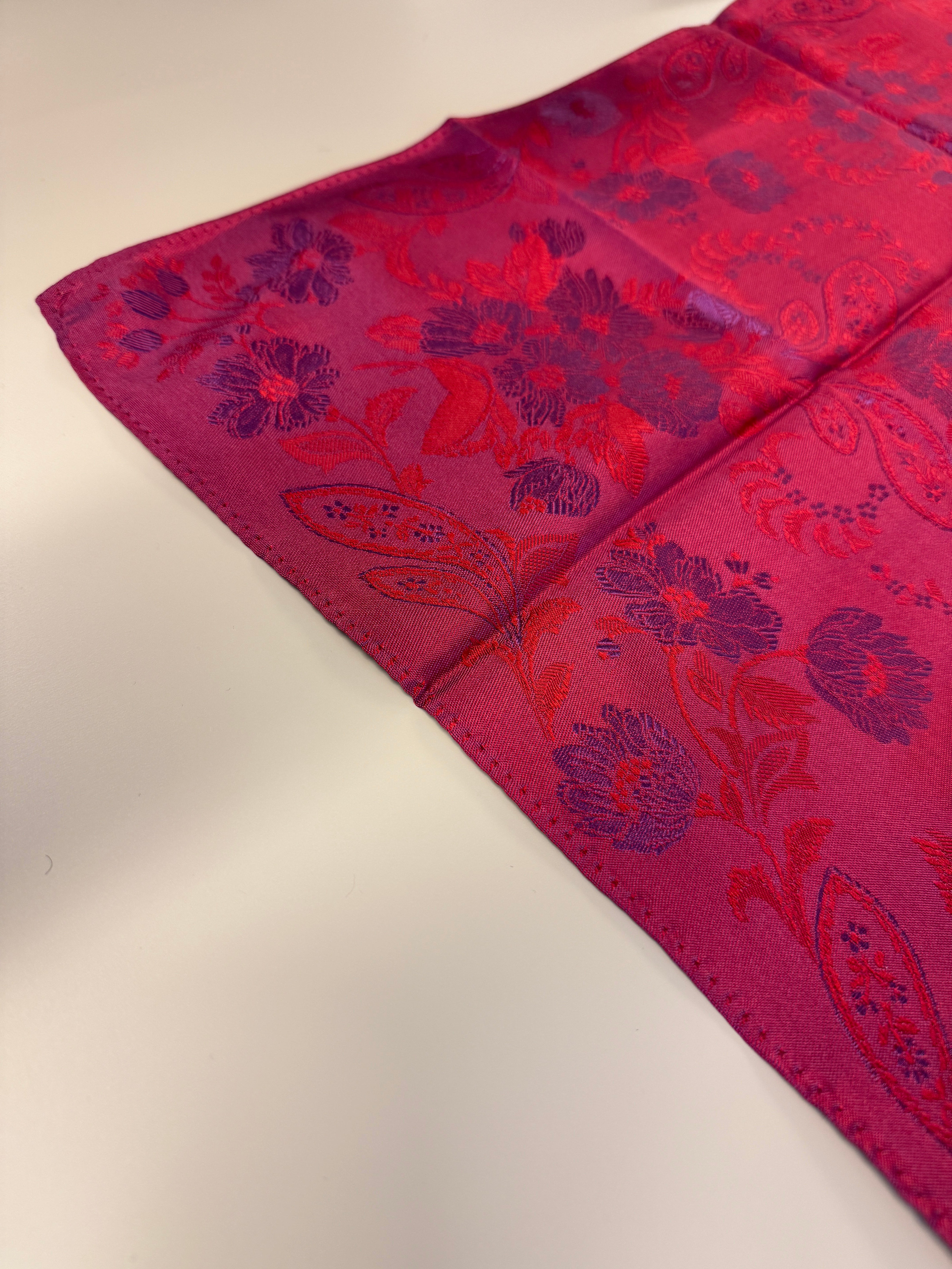 Tuva silkeskjerf 03-526.450