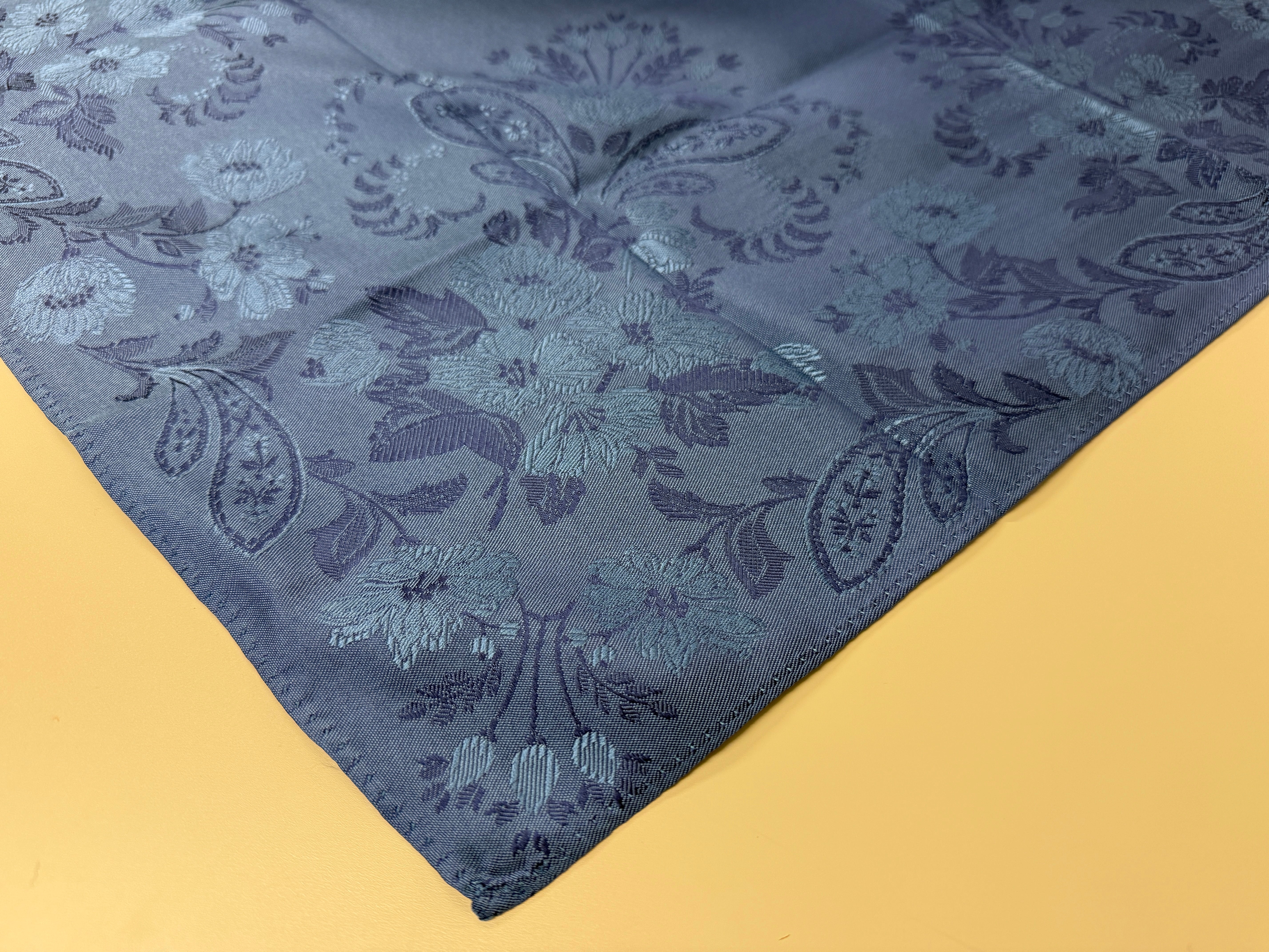 Tuva silkeskjerf 03-526.080