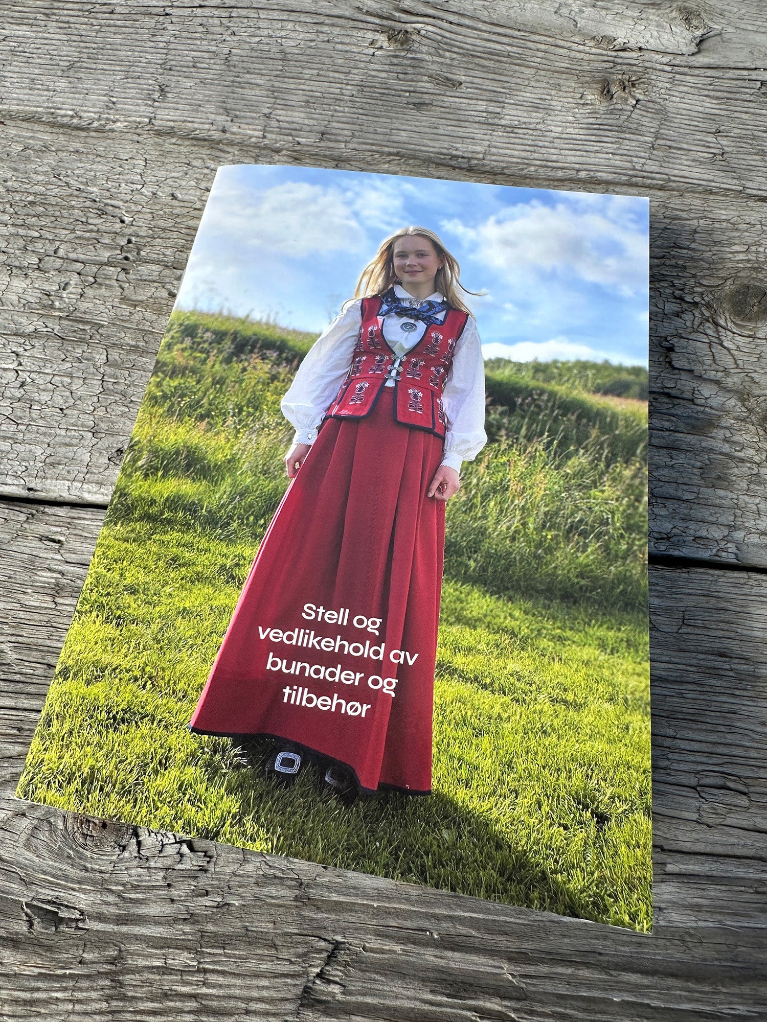 Hefte: Stell og vedlikehold av bunader og tilbehør