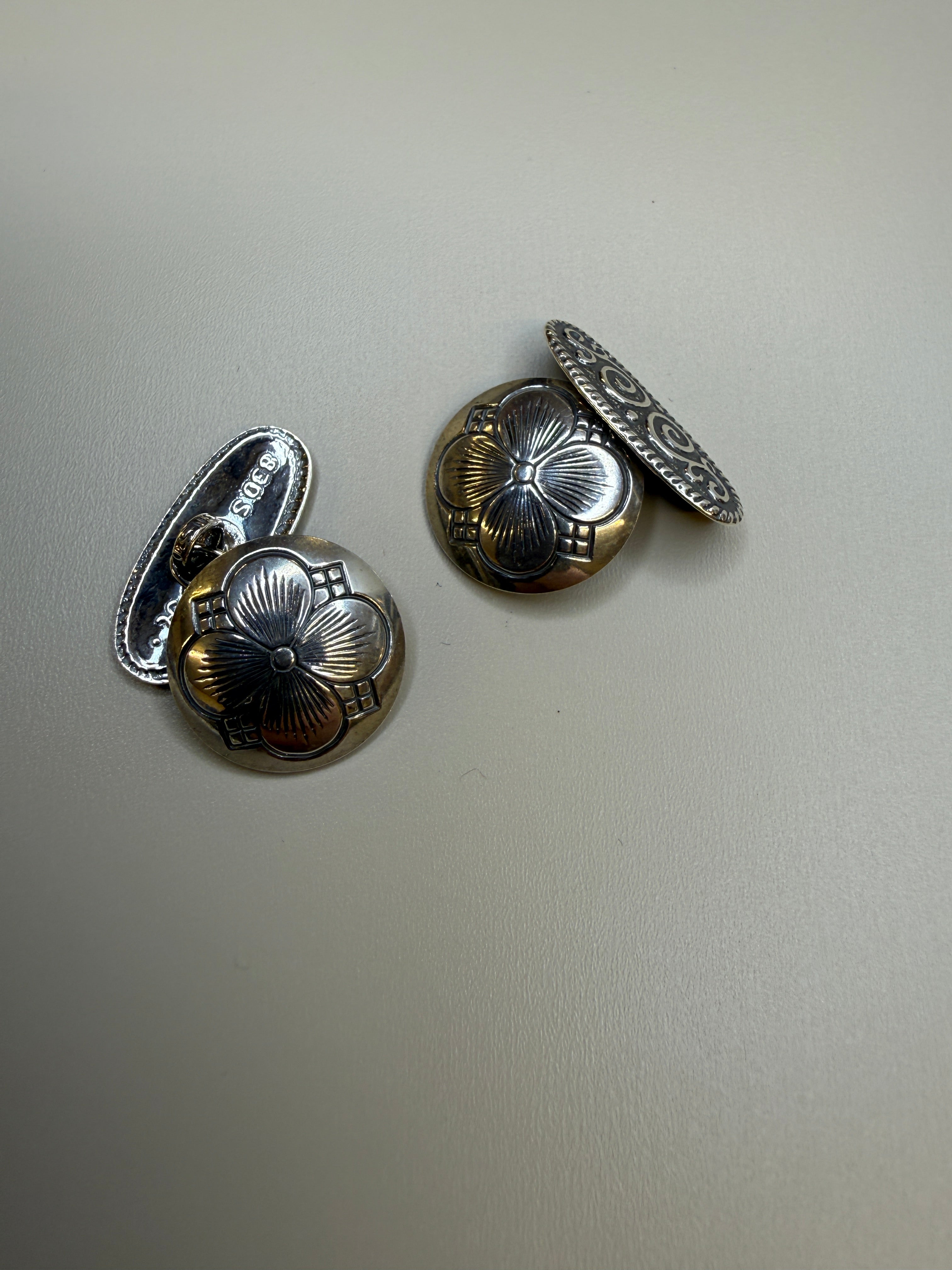 Mansjettknapper kløver