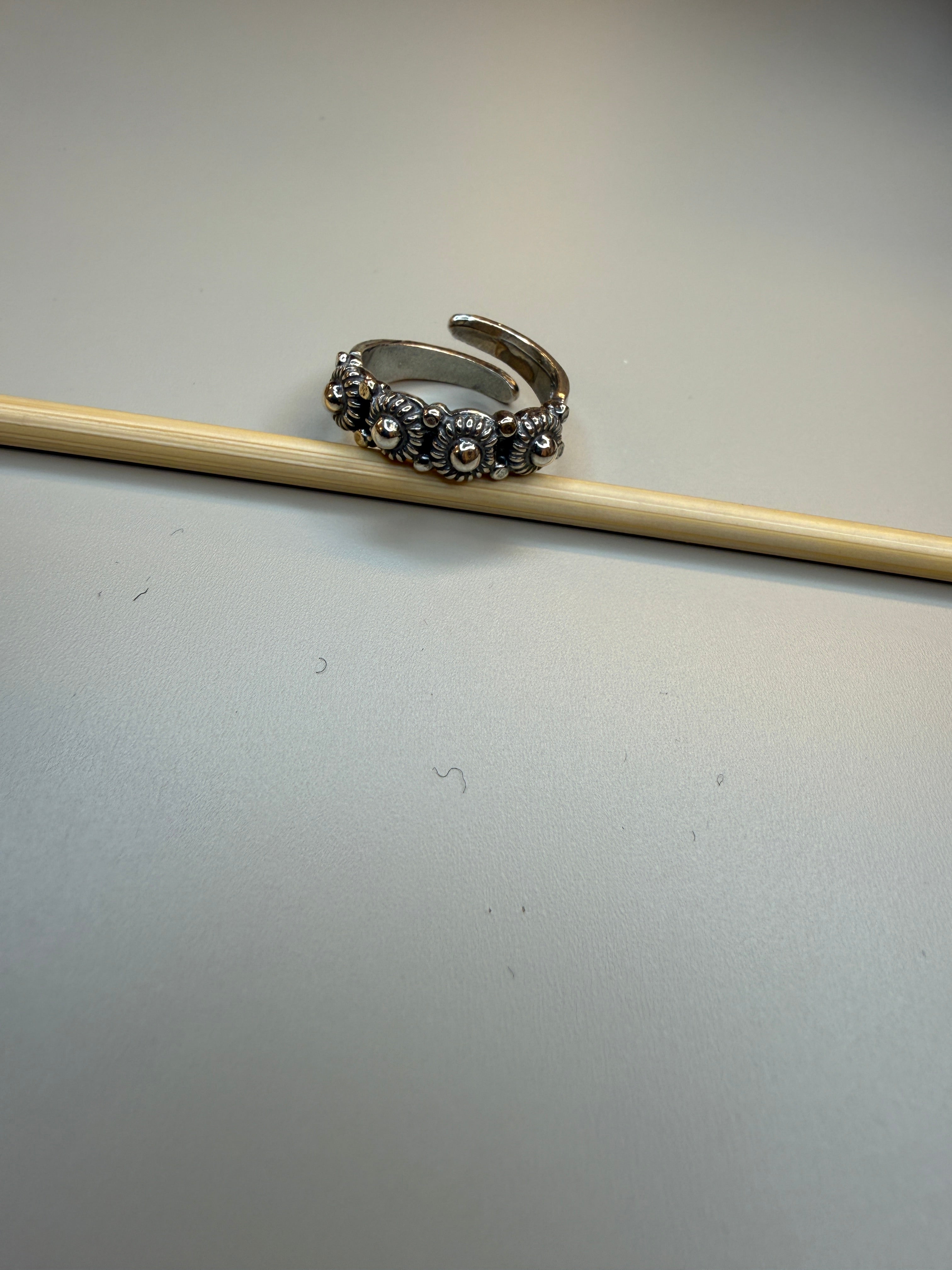 Bunadsring med kruser