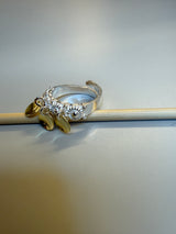 Bunadsring med kruser og lauv