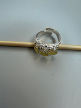 Bunadsring med kruser og lauv