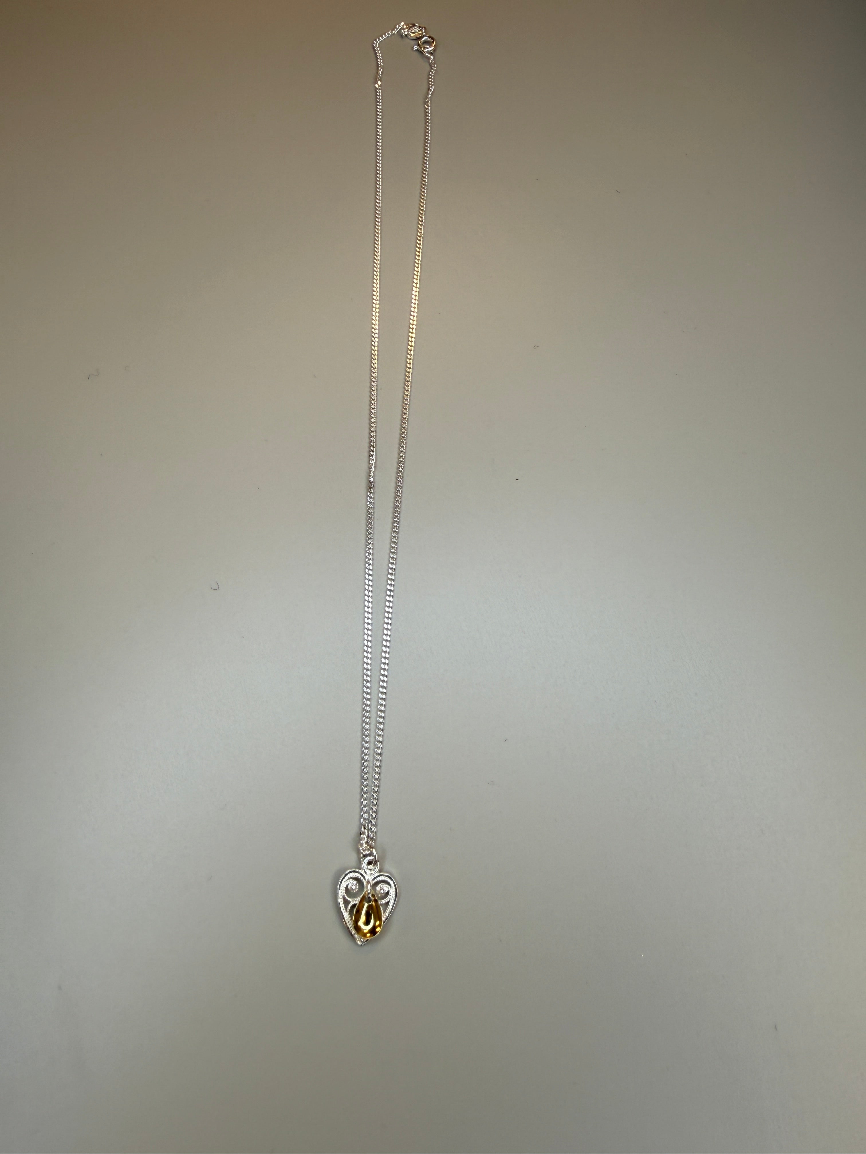 Filigran anheng med kjde