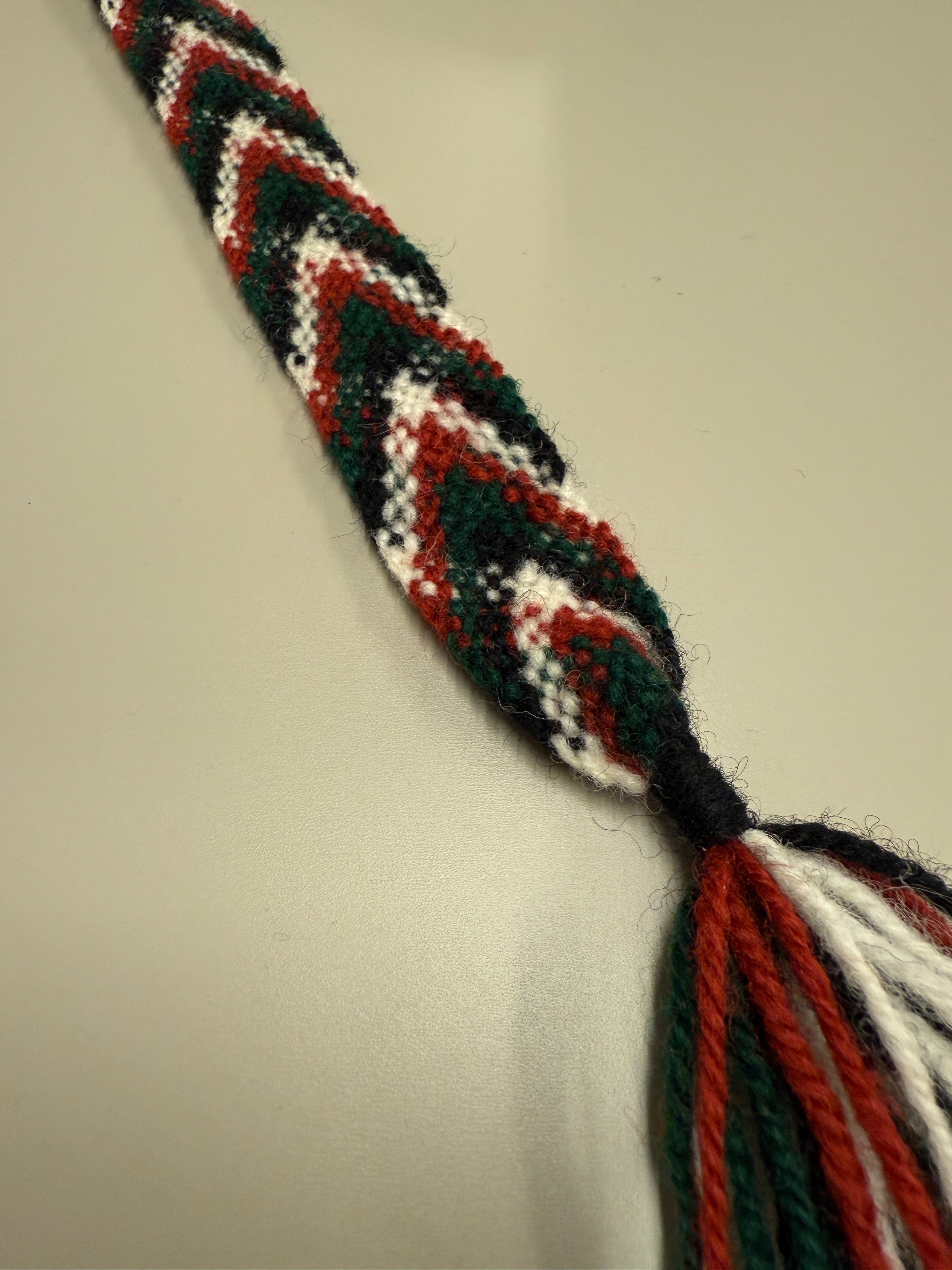 Materialpakke Hosebånd (grønn, rød, svart, hvit)