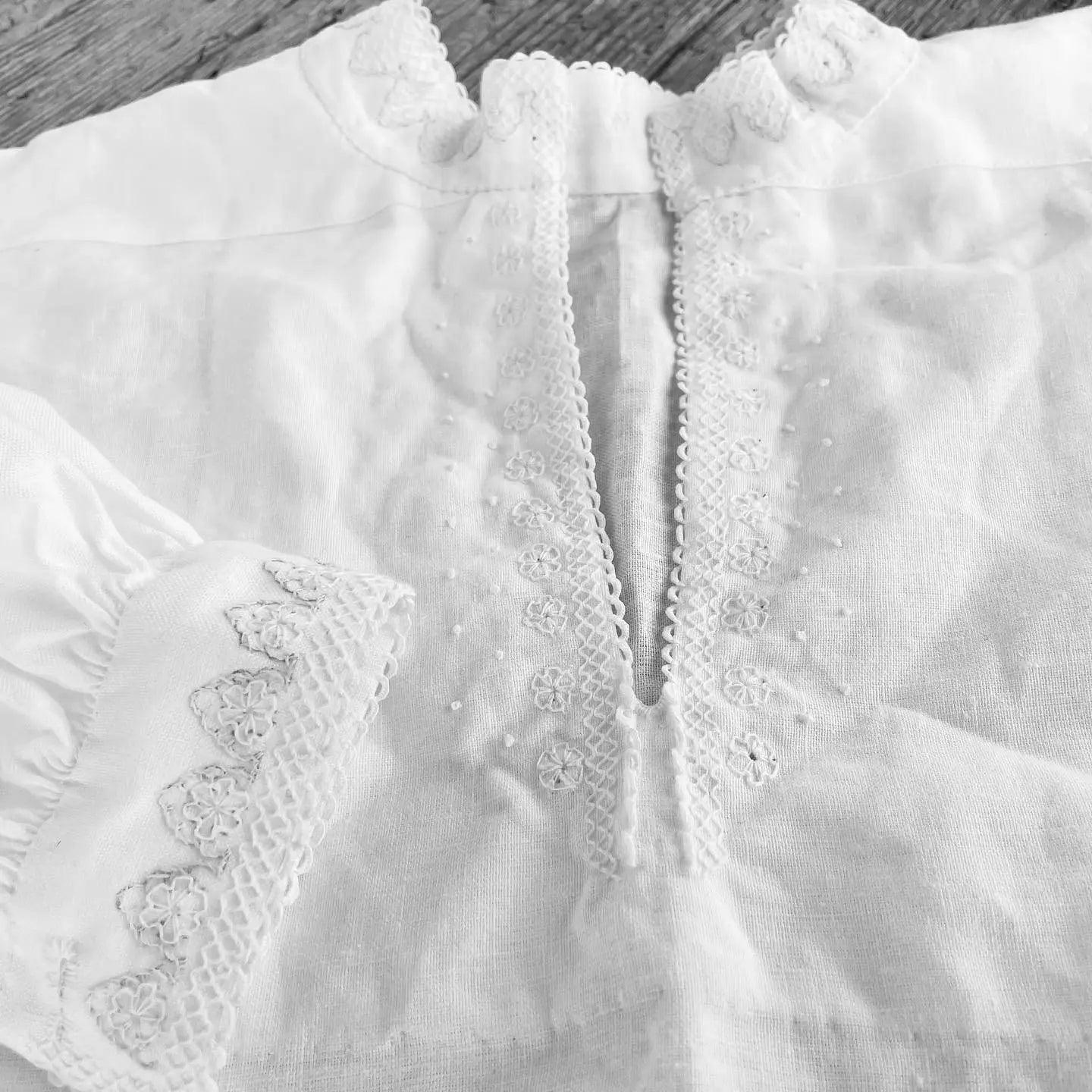 Materialpakke Marie Aaen bunadskjorte Hulda Bunader