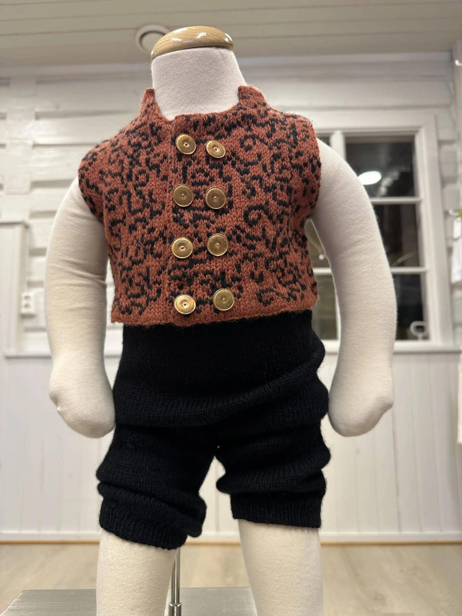 Østerdalsbunad materialpakke - strikkebunad Hulda Bunader