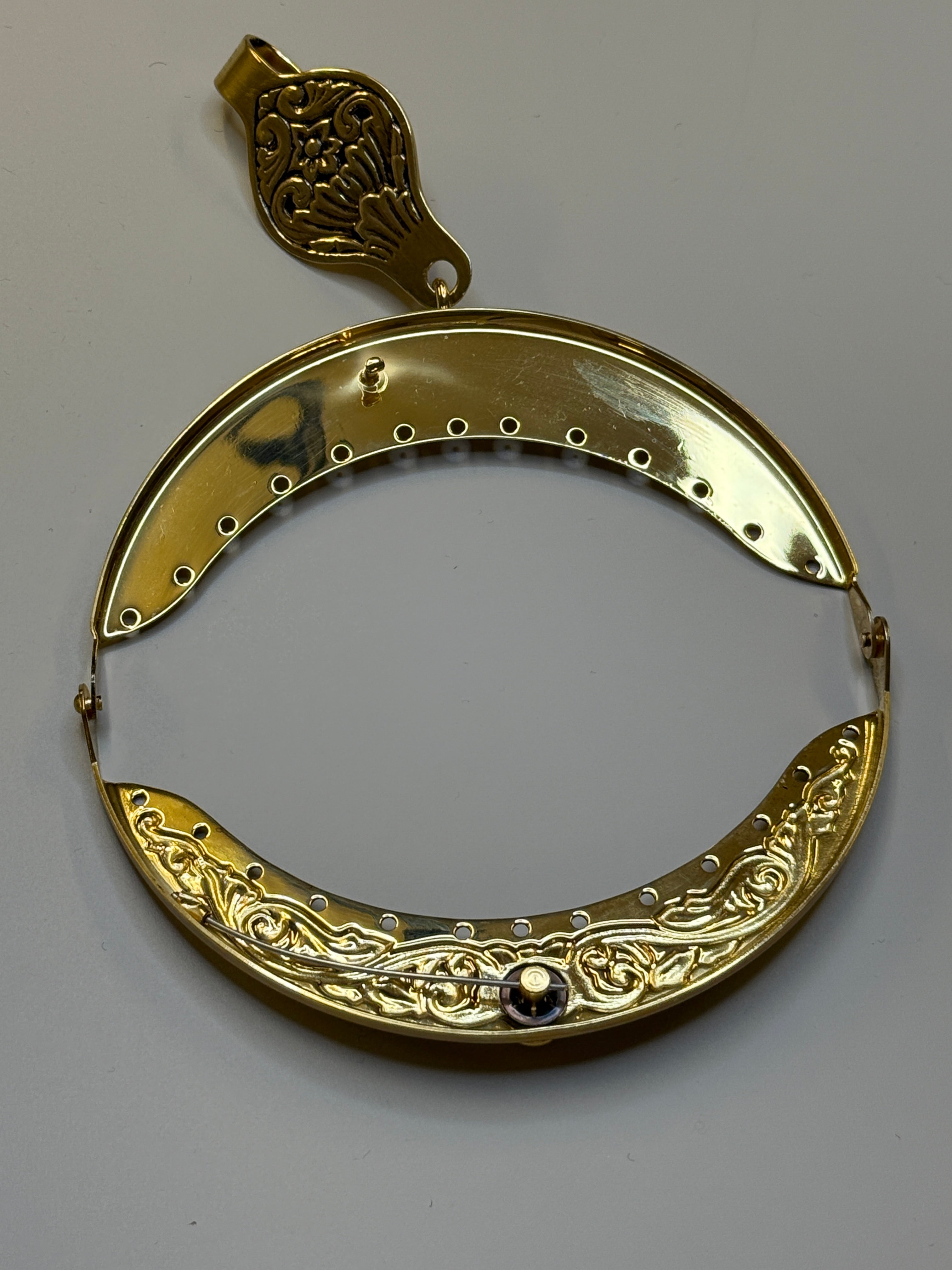 Veskelås i plett, antikkforgylt